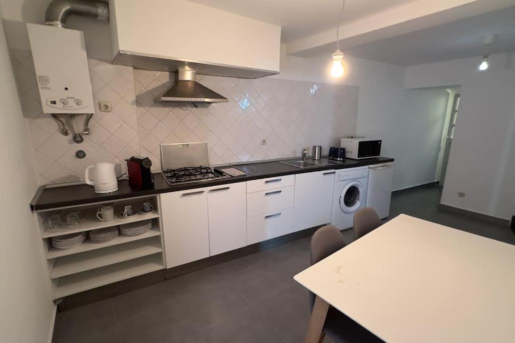2br Sleeps4 In - Orchid Apartment Lissabon