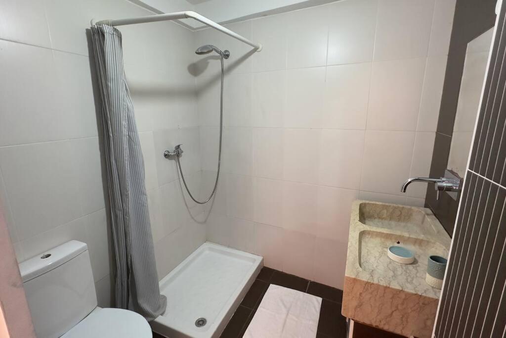 2br Sleeps4 In - Orchid Apartment Lissabon
